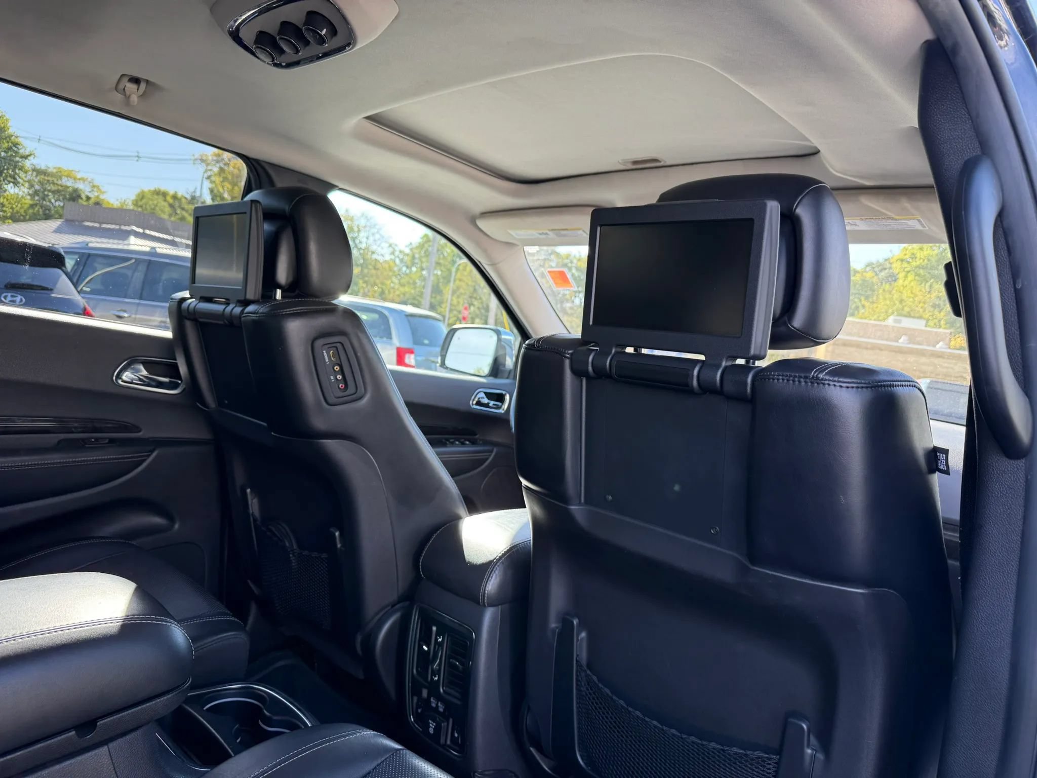 Used 2015 Dodge Durango Citadel w/ Technology Group AWD/4WD image 11