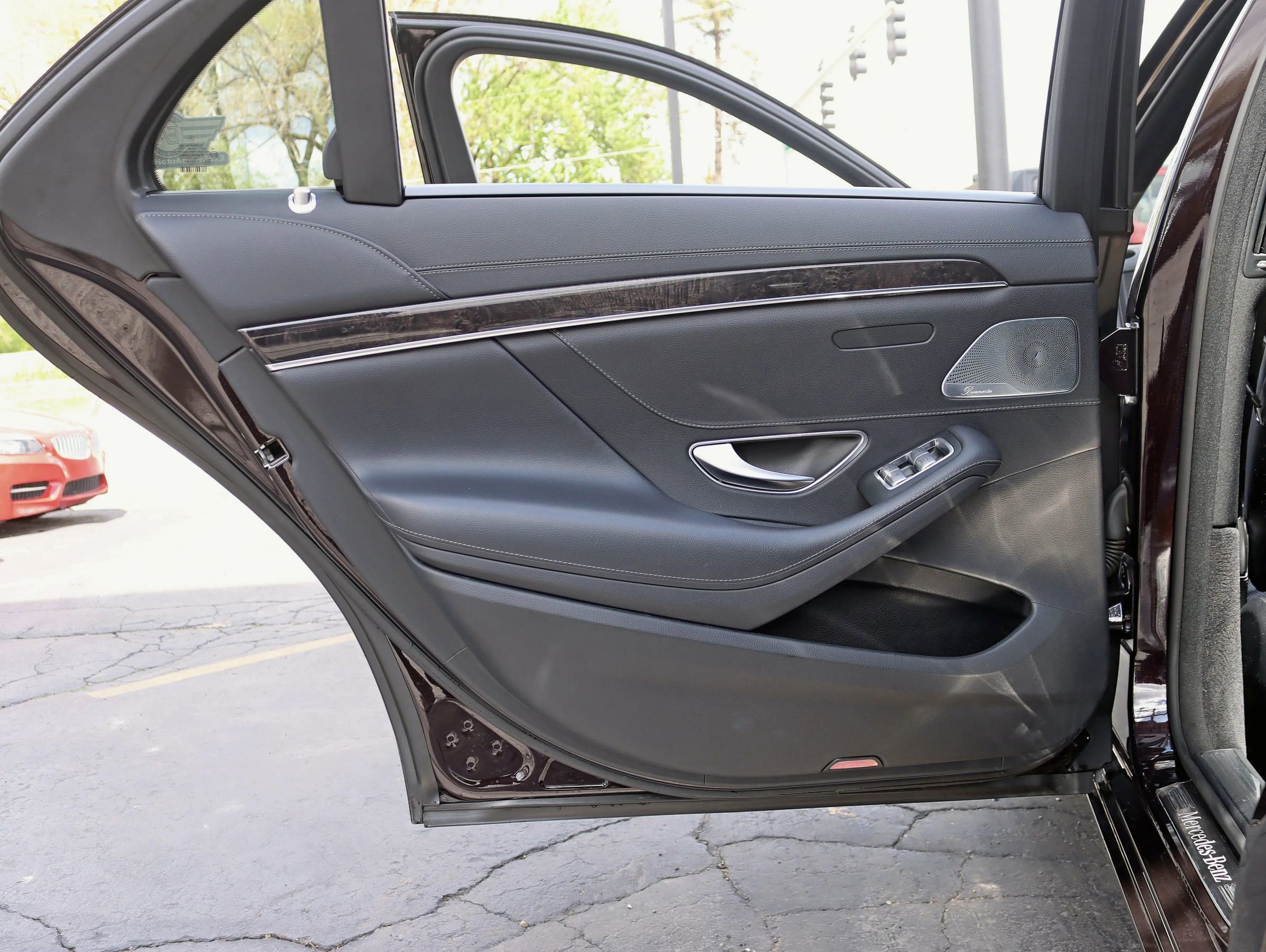 Used 2015 Mercedes-Benz S 550 4MATIC Sedan image 37