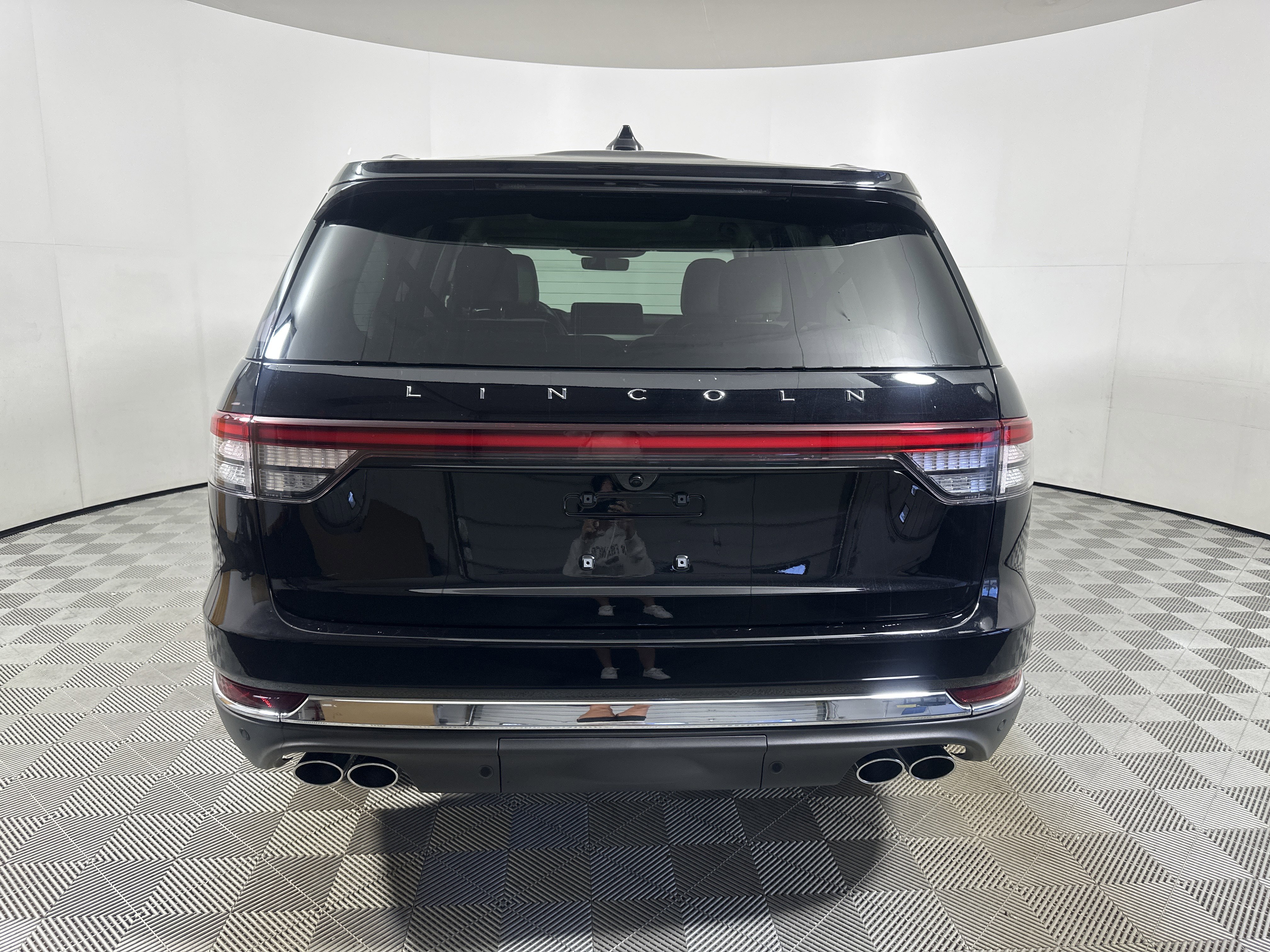 New 2025 Lincoln Aviator AWD image 6