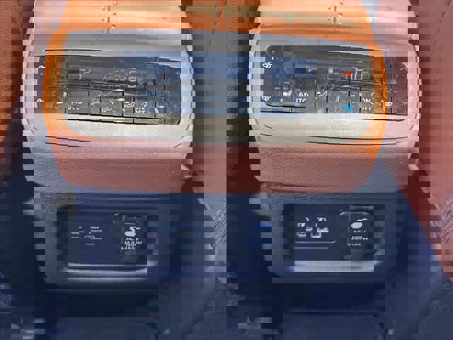 Used 2025 Nissan Pathfinder Platinum w/ Cargo Package image 11