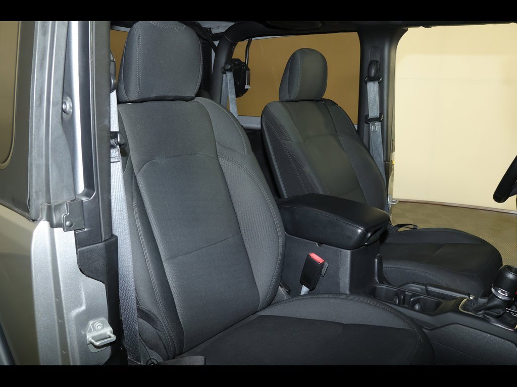 Used 2021 Jeep Wrangler Sport S image 25