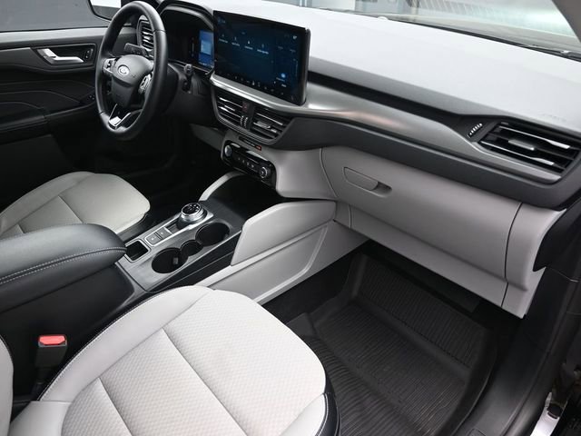 Used 2025 Ford Escape SE image 38