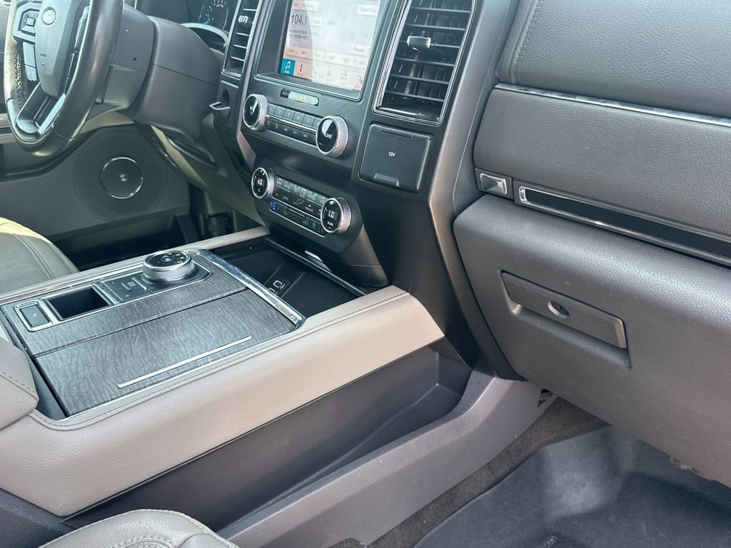 Used 2019 Ford Expedition Limited w/ Equipment Group 301A RWD image 12