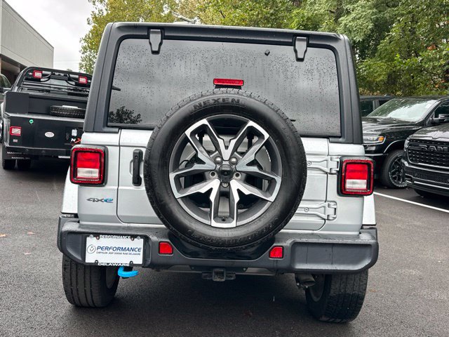 Used 2024 Jeep Wrangler Unlimited w/ Convenience Group AWD/4WD image 15