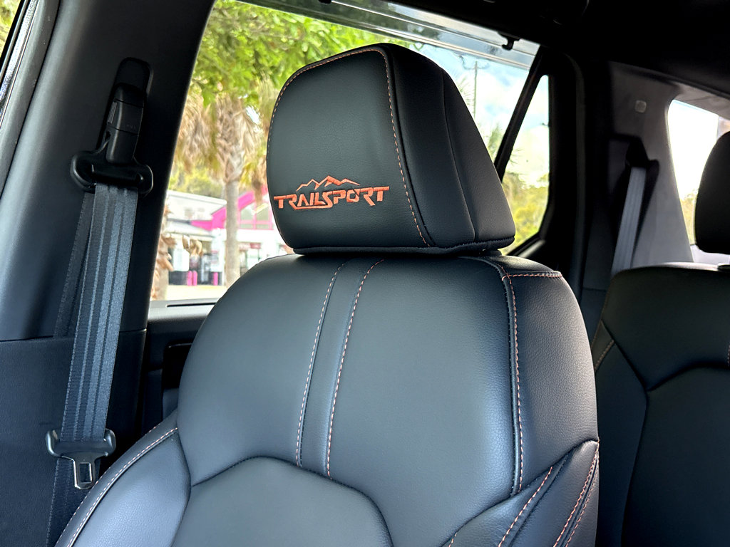 Used 2025 Honda Pilot TrailSport image 6