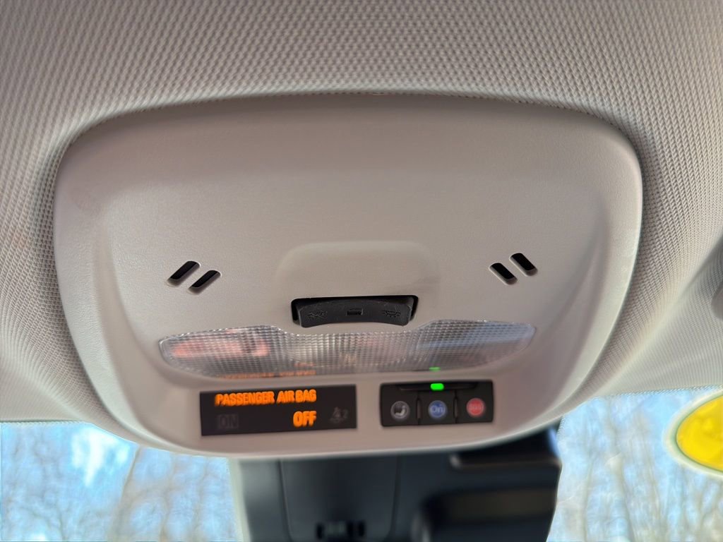 Used 2025 Chevrolet Trax LT image 21