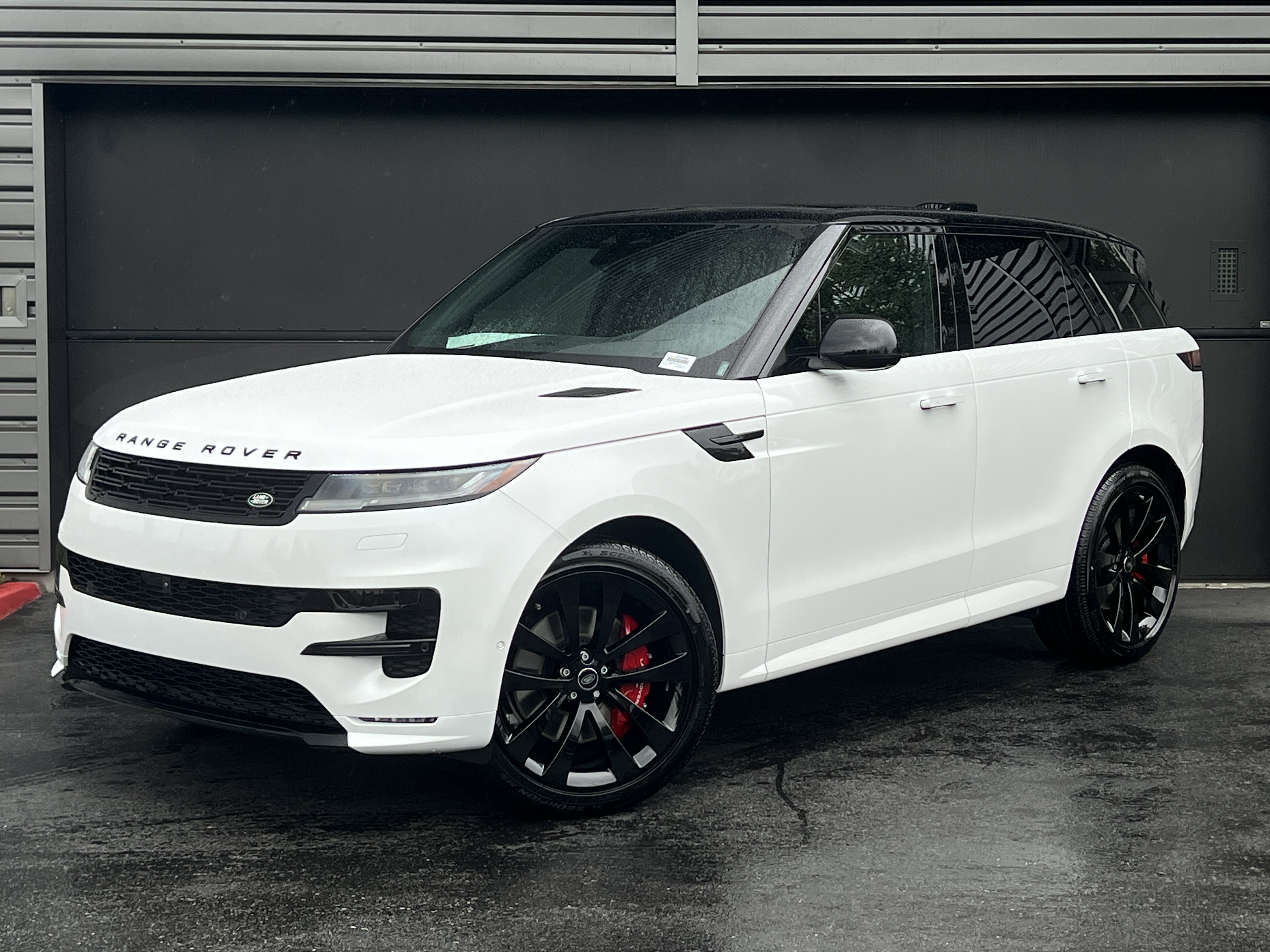 New 2025 Land Rover Range Rover Sport Dynamic SE AWD/4WD image 1