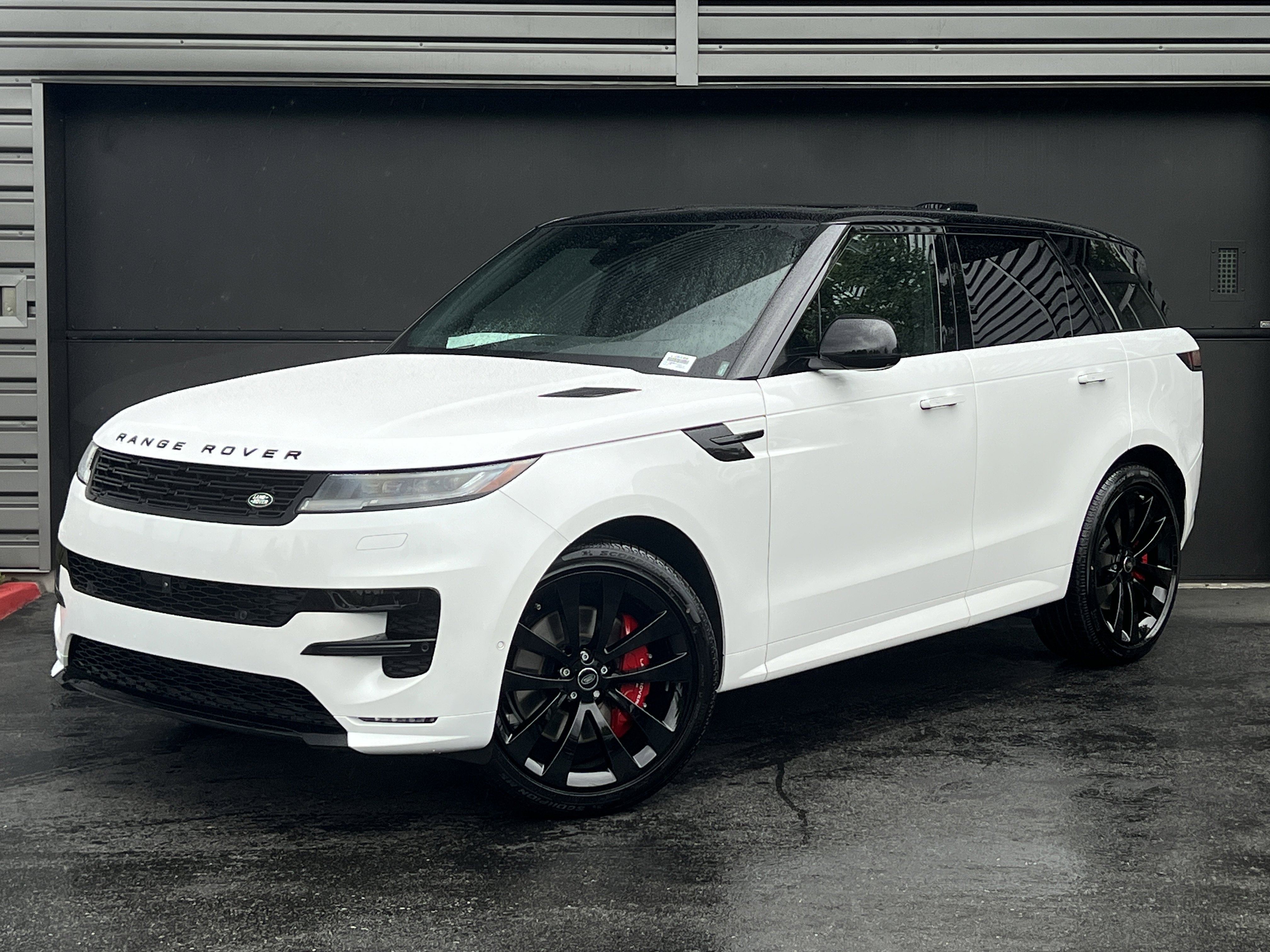 New 2025 Land Rover Range Rover Sport Dynamic SE AWD/4WD image 1