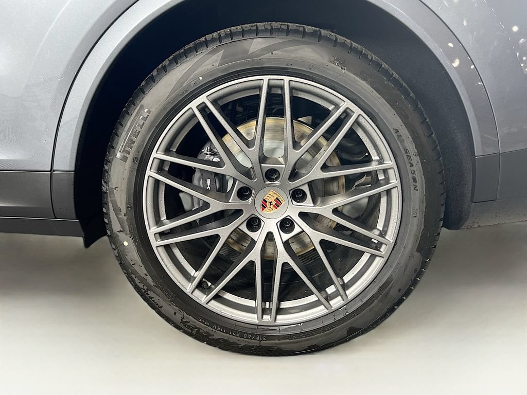 New 2026 Porsche Cayenne Coupe AWD/4WD image 33