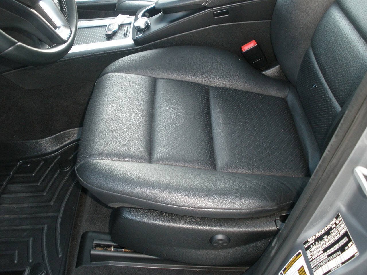 Used 2015 Mercedes-Benz GLK 350 4MATIC image 27
