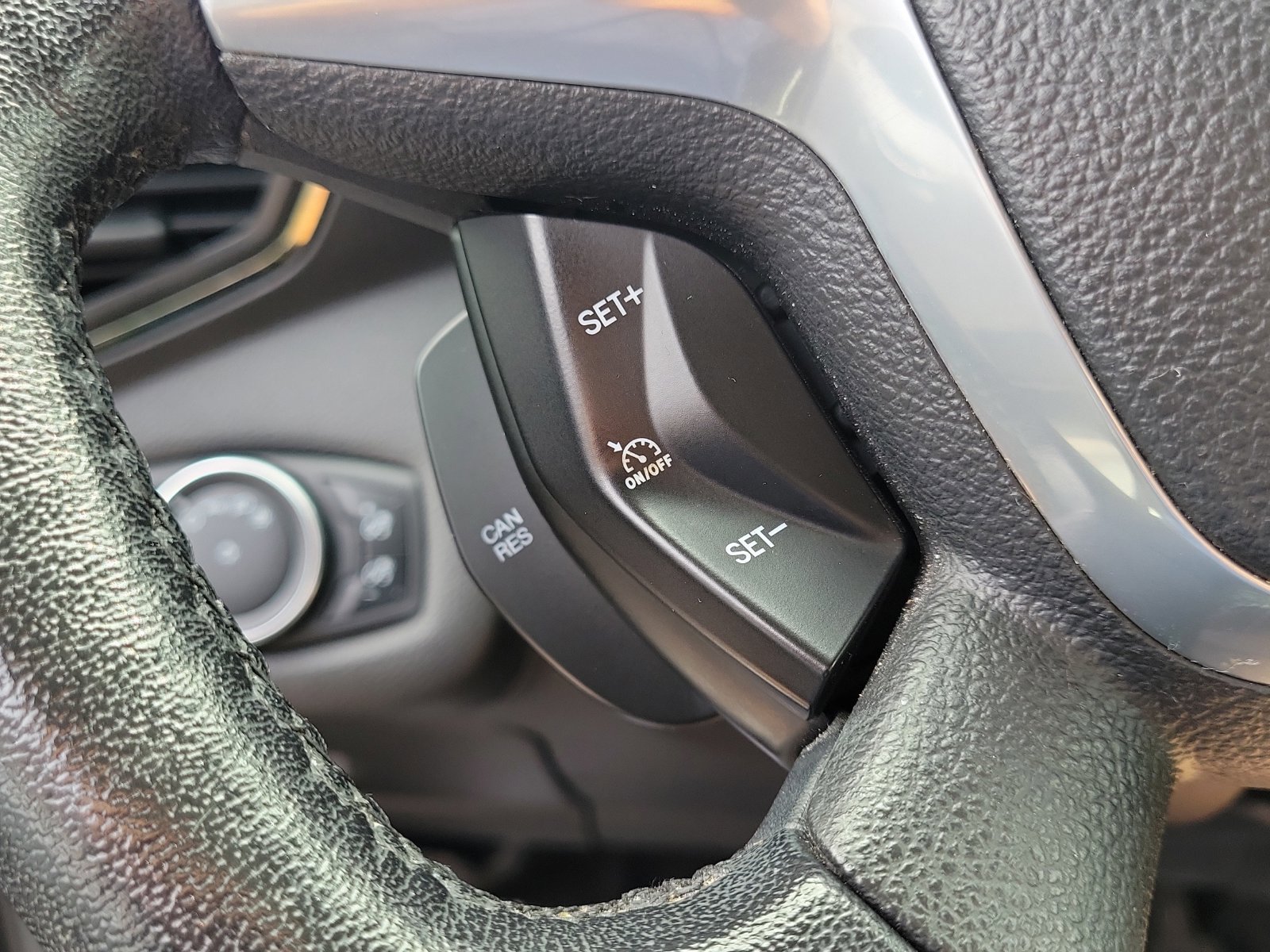 Used 2015 Ford Escape Titanium w/ Equipment Group 301A AWD/4WD image 15