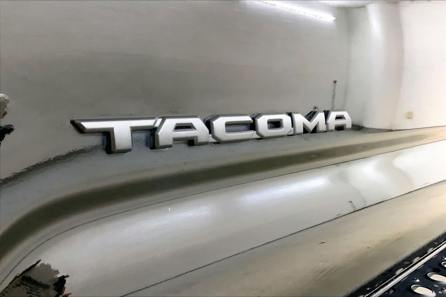 Used 2023 Toyota Tacoma TRD Pro AWD/4WD image 9