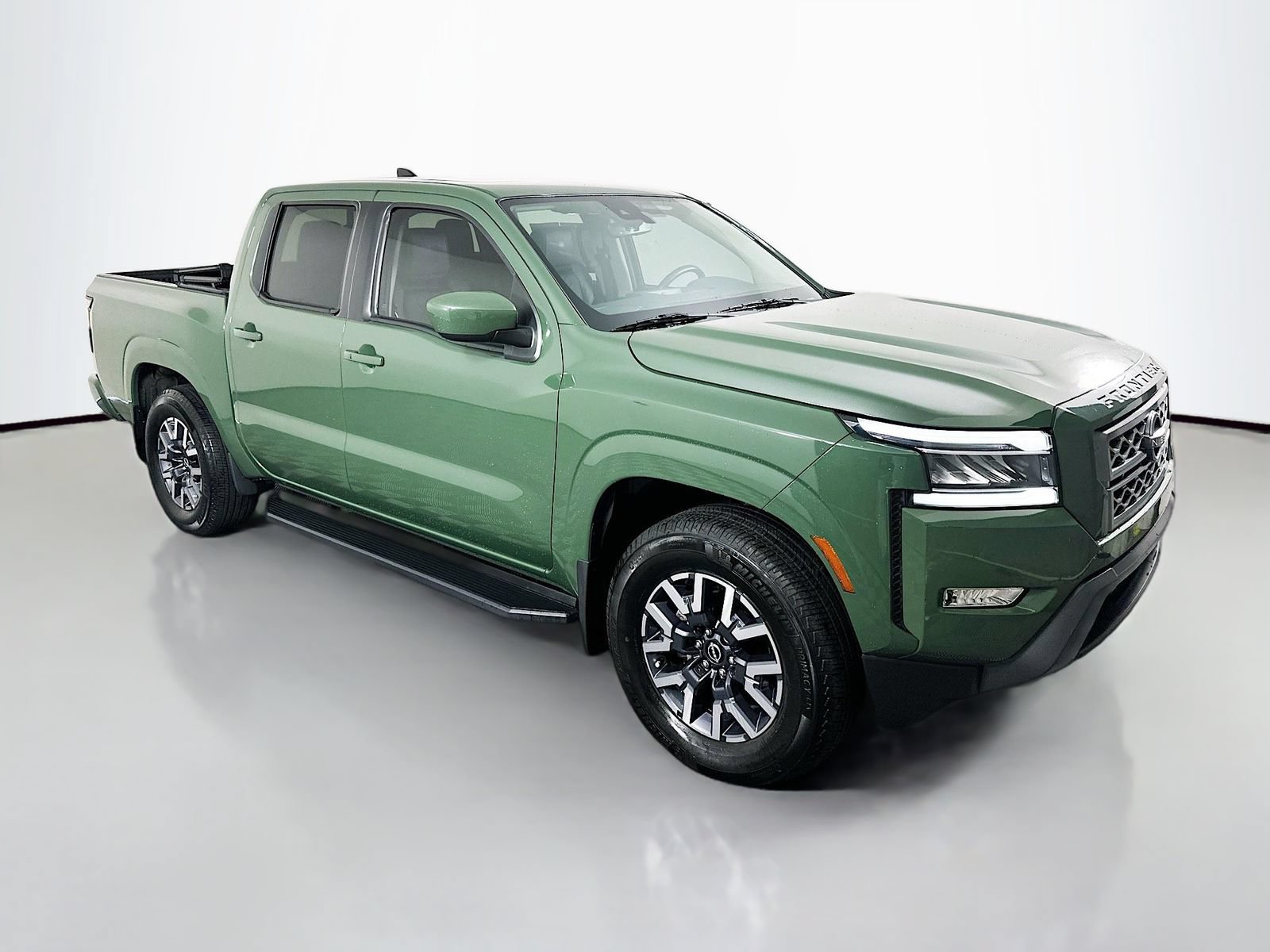 Certified 2024 Nissan Frontier SL w/ Technology Package RWD image 1