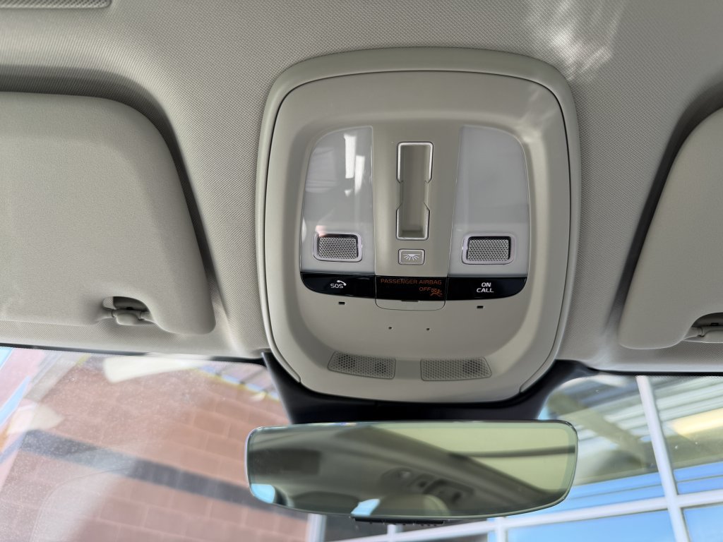 Used 2022 Volvo XC60 B5 Inscription w/ Advanced Package FWD image 28