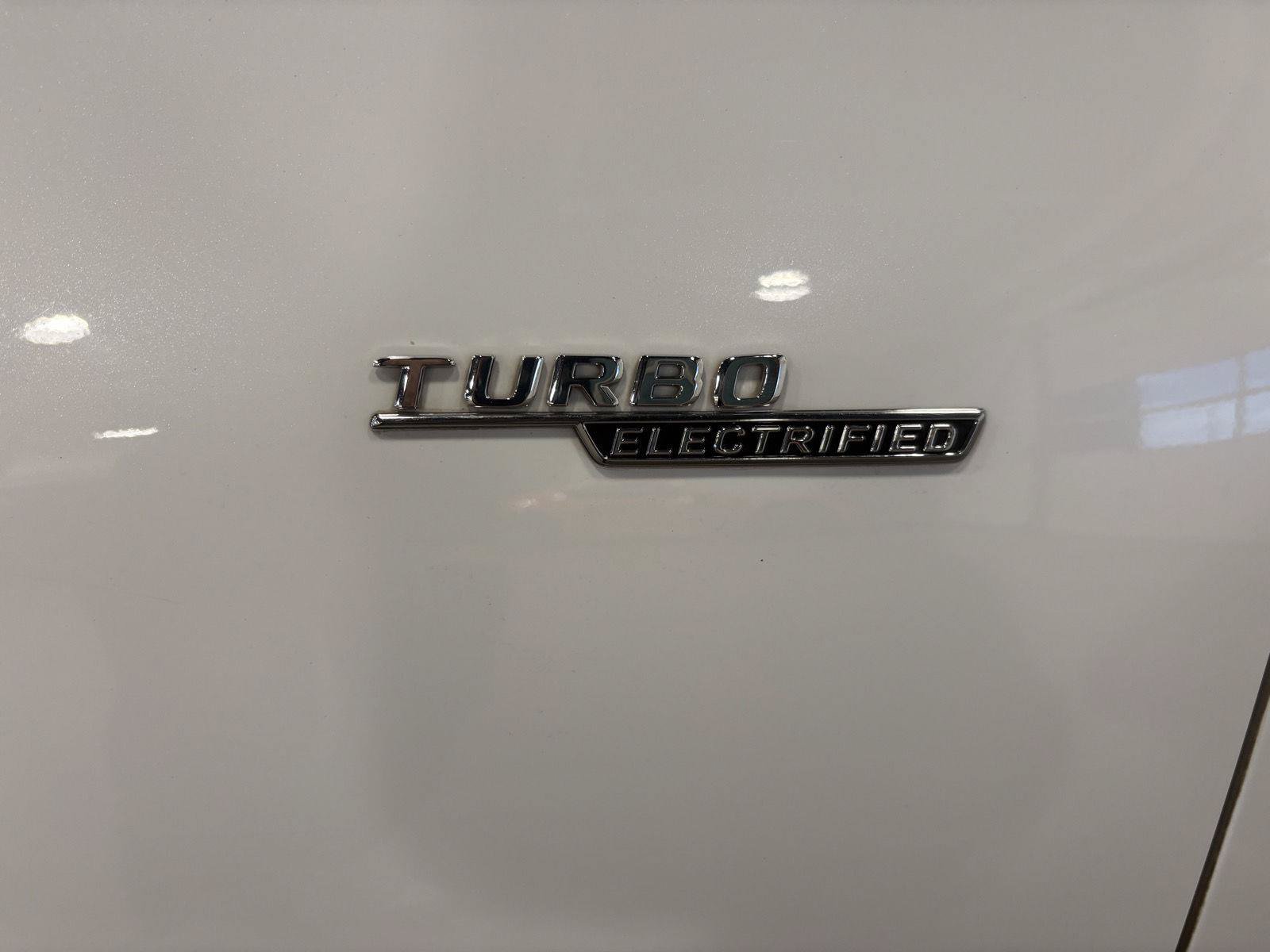 Used 2025 Mercedes-Benz C 43 AMG 4MATIC Sedan image 12