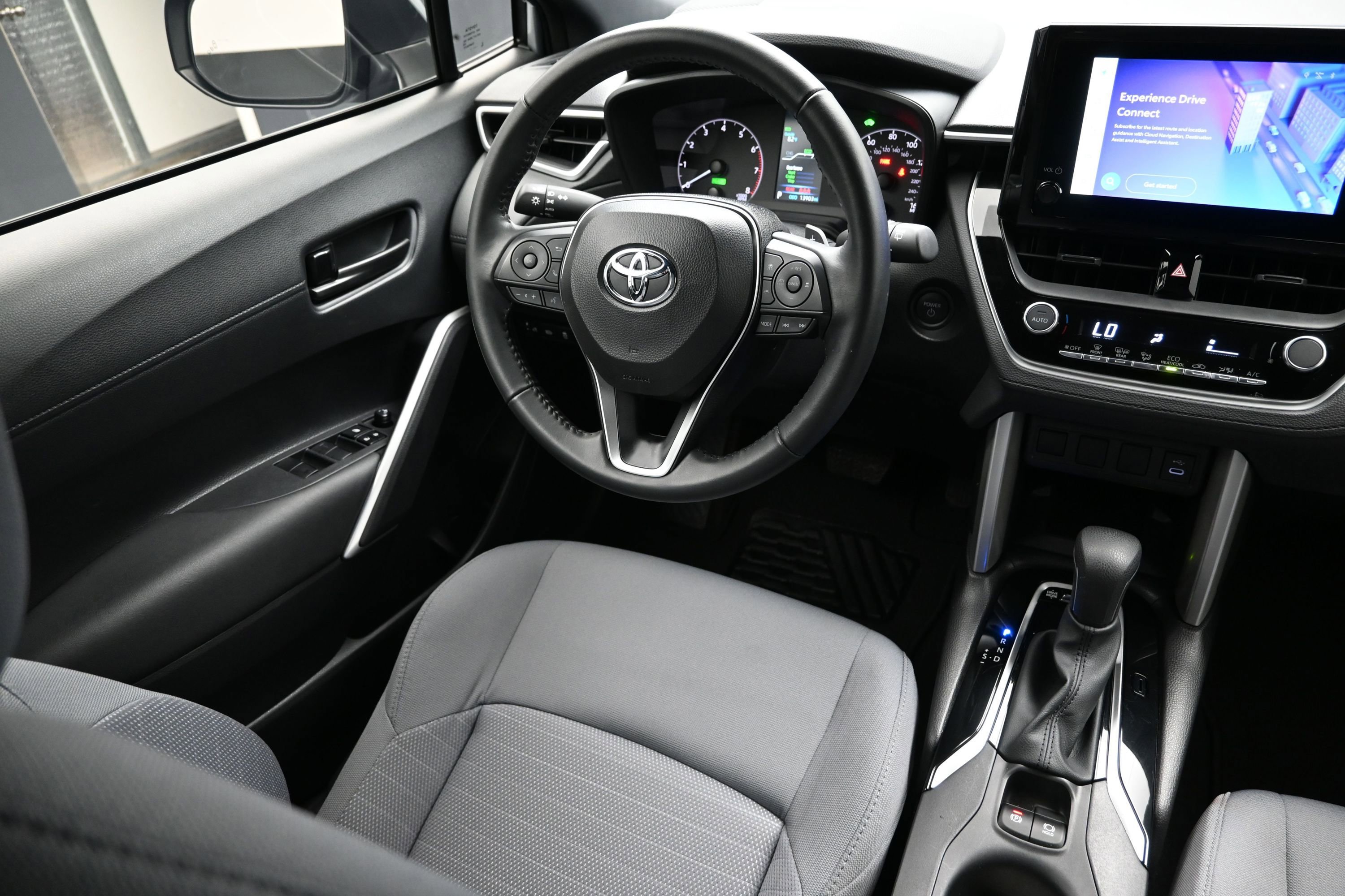 Used 2024 Toyota Corolla Cross AWD Hybrid image 24