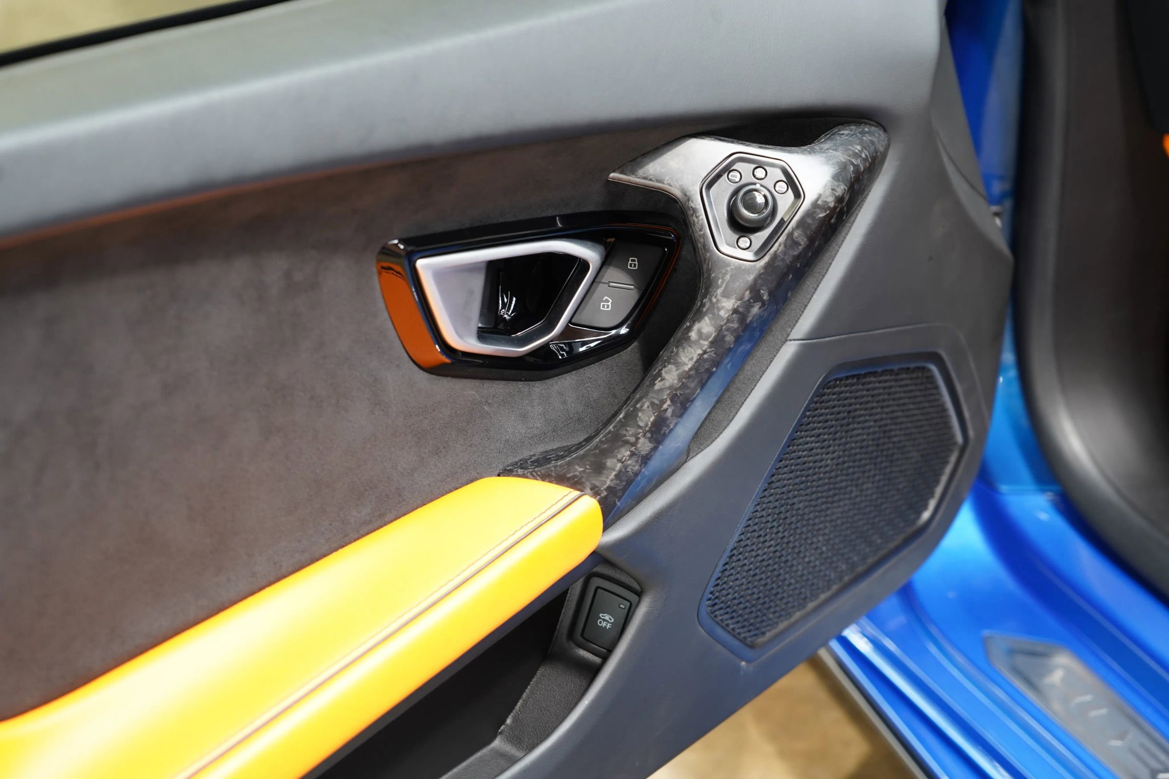 Used 2020 Lamborghini Huracan EVO image 42