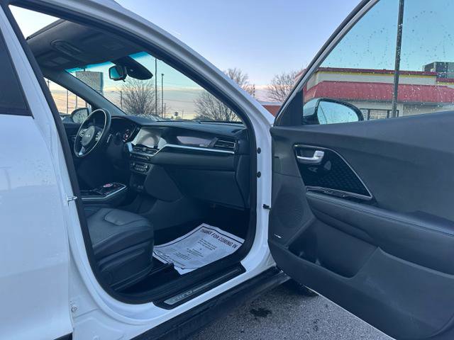 Used 2022 Kia Niro EX Premium w/ Cold Weather Package image 20