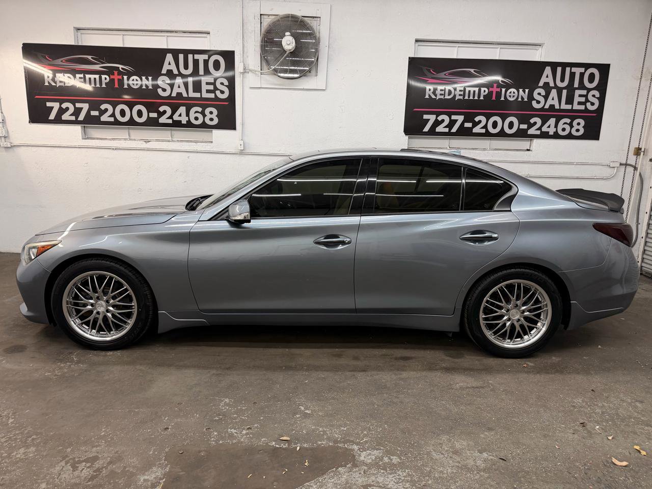 Used 2016 INFINITI Q50 3.0t Premium w/ Driver Assistance Package RWD image 2