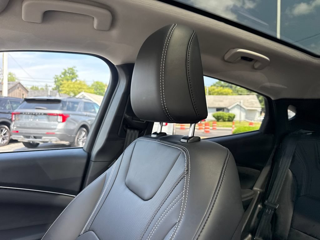 Used 2025 Ford Mustang Mach-E Premium AWD/4WD image 39