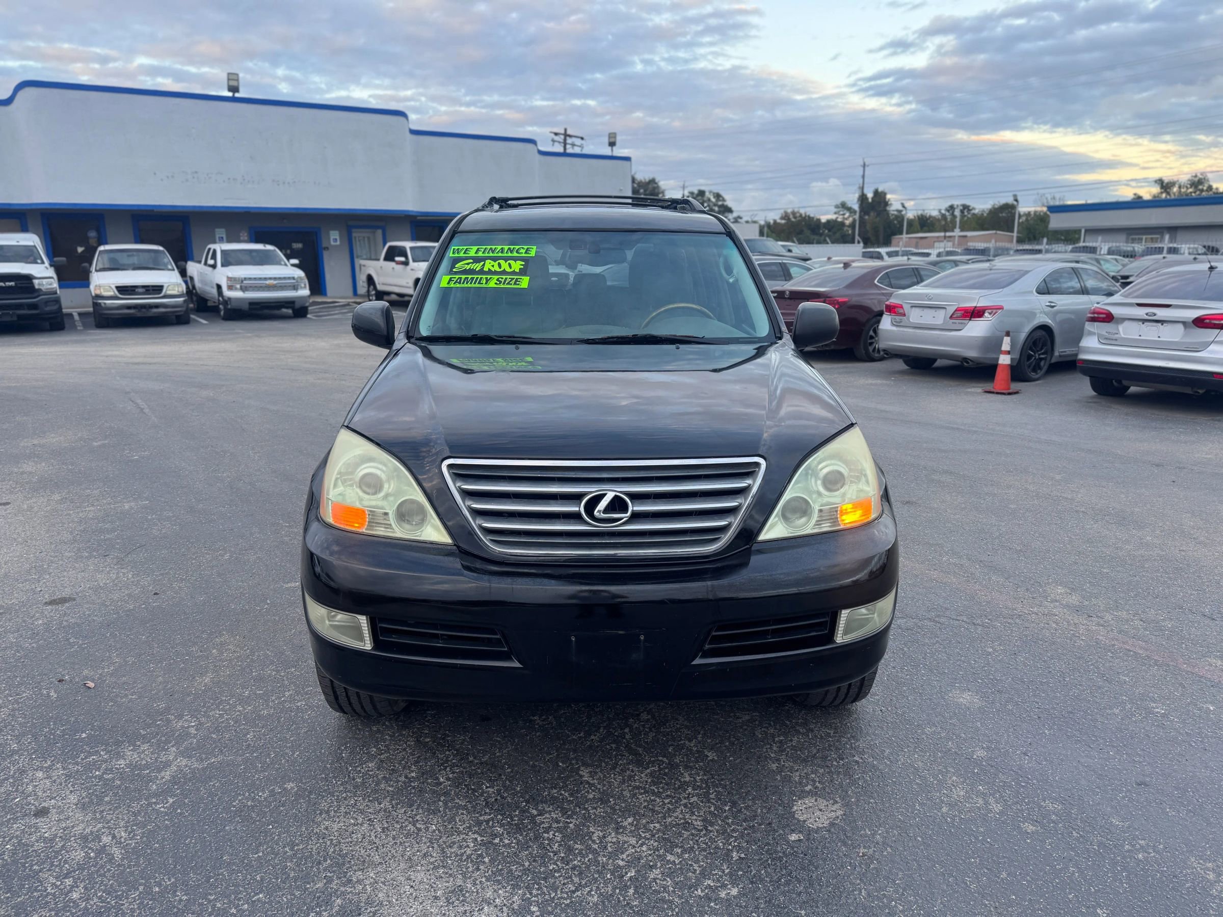 Used 2004 Lexus GX 470 image 2