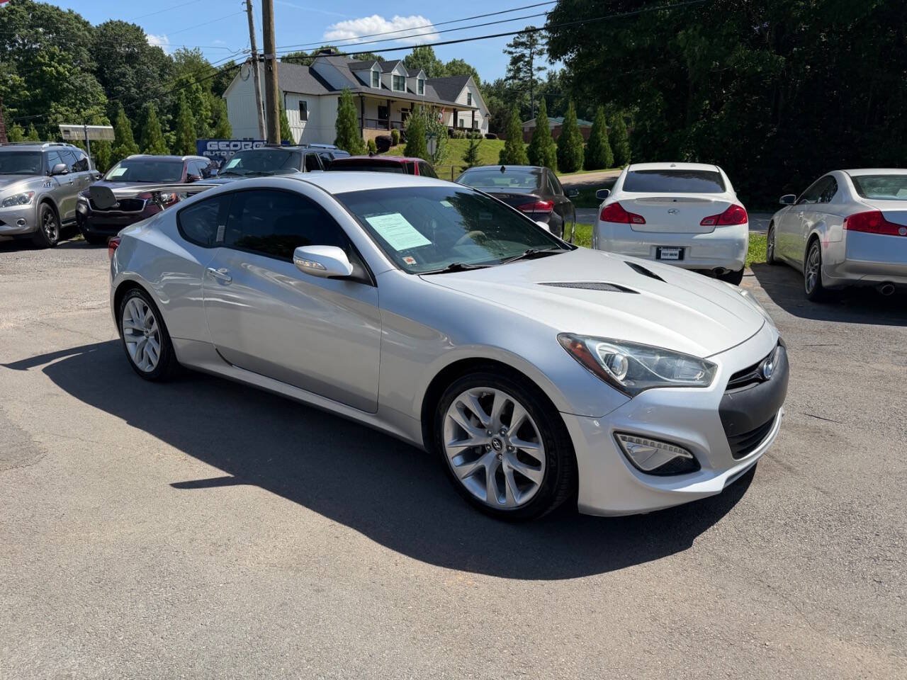 Used 2015 Hyundai Genesis 3.8 RWD image 3