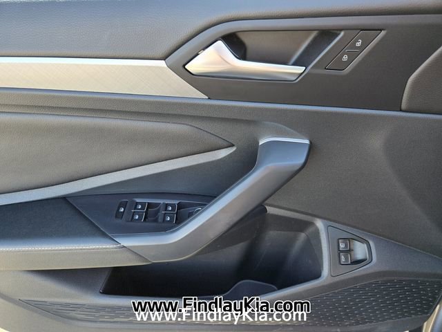 Used 2024 Volkswagen Jetta SE image 21