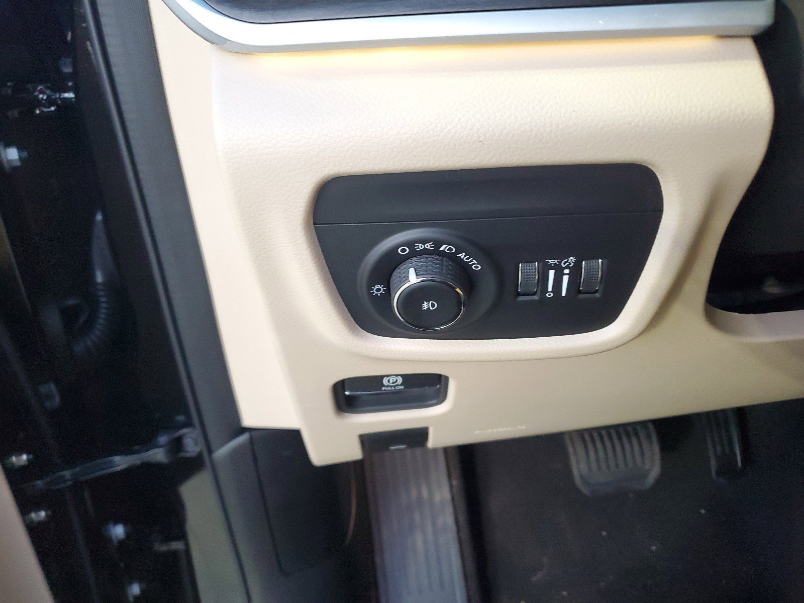 New 2025 Jeep Grand Cherokee Limited w/ Luxury Tech Group II image 31