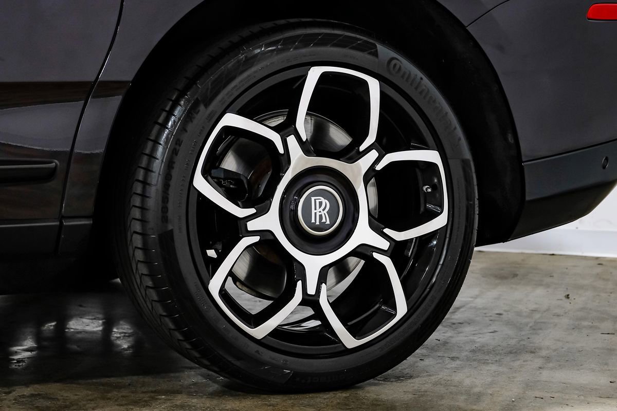 Used 2023 Rolls-Royce Cullinan Black Badge w/ Dark Exterior Package image 69