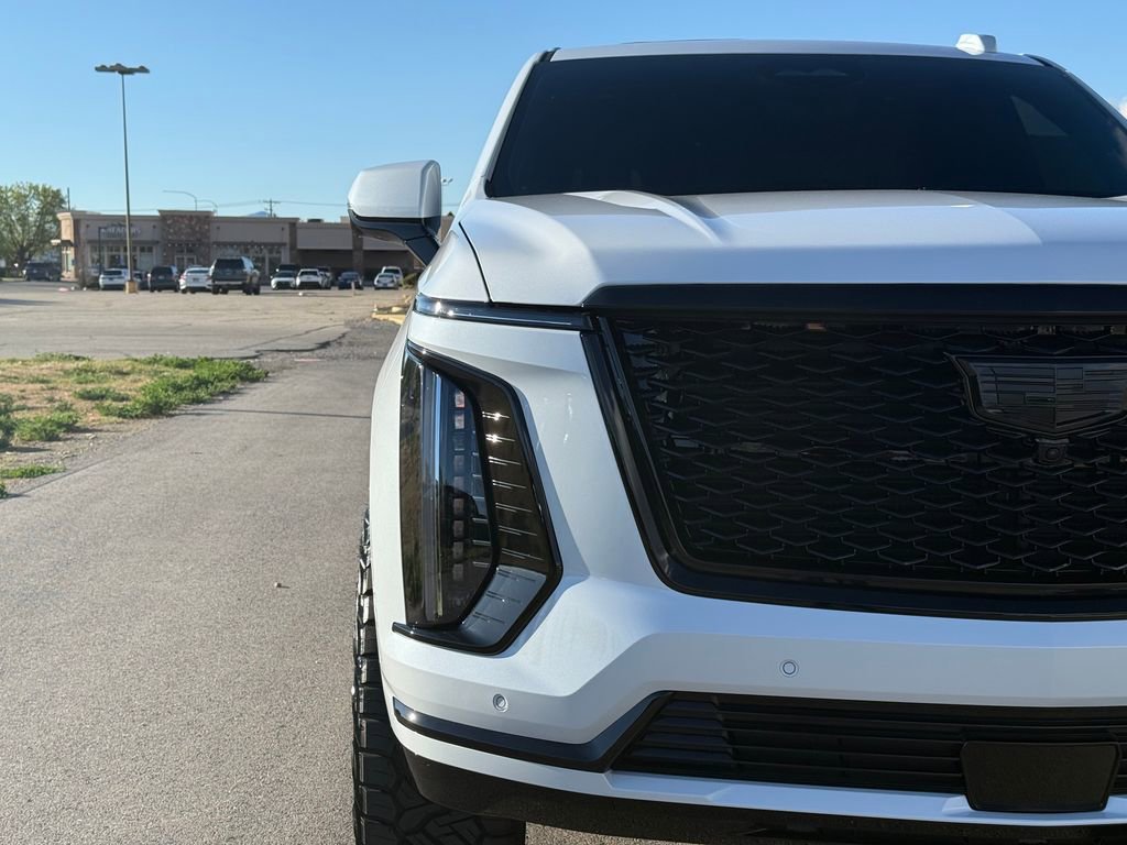 Used 2026 Cadillac Escalade Platinum Sport w/ LPO, ONYX Package AWD/4WD image 6
