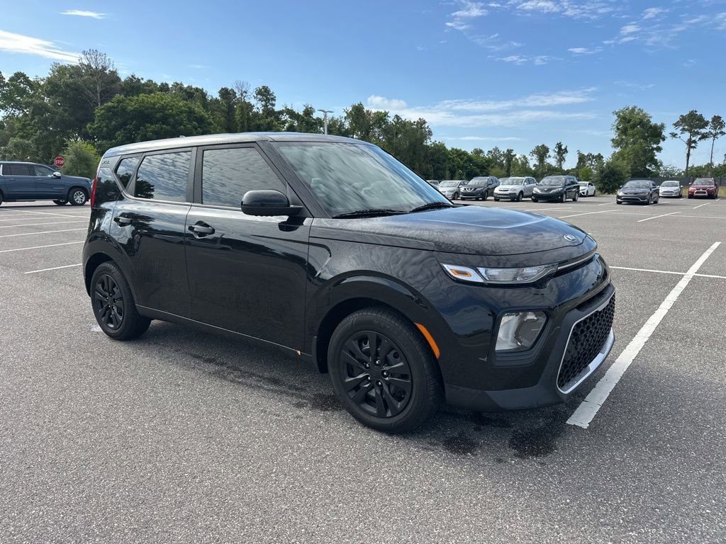 Used 2020 Kia Soul LX FWD image 2