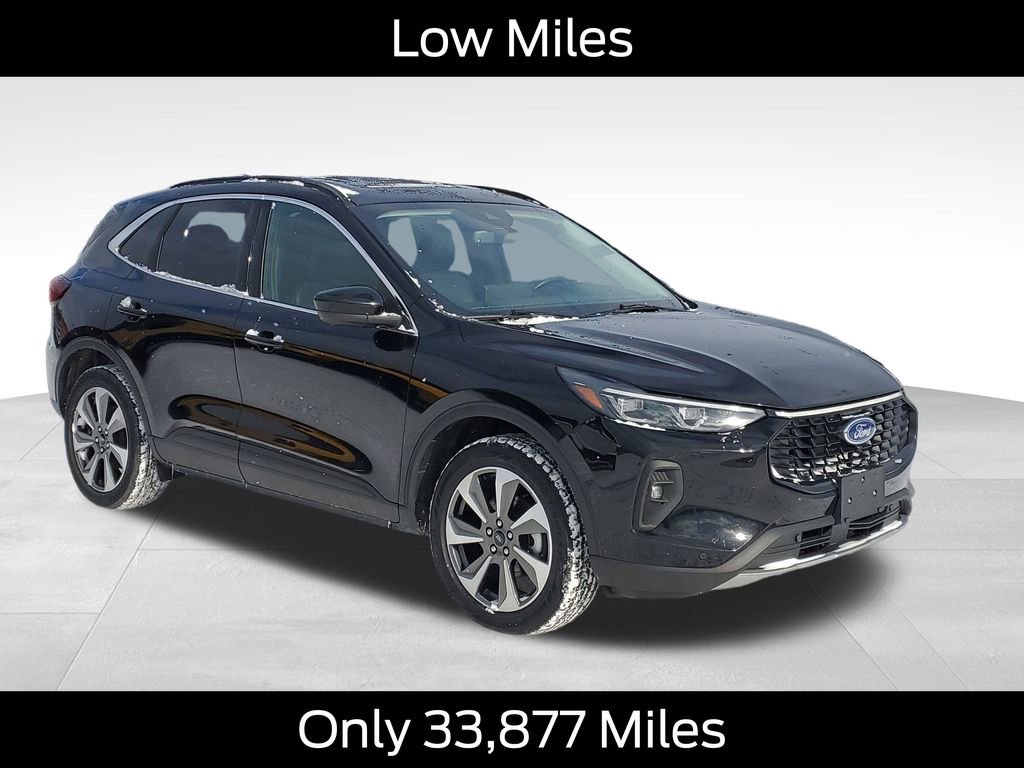 Used 2024 Ford Escape Platinum image 2