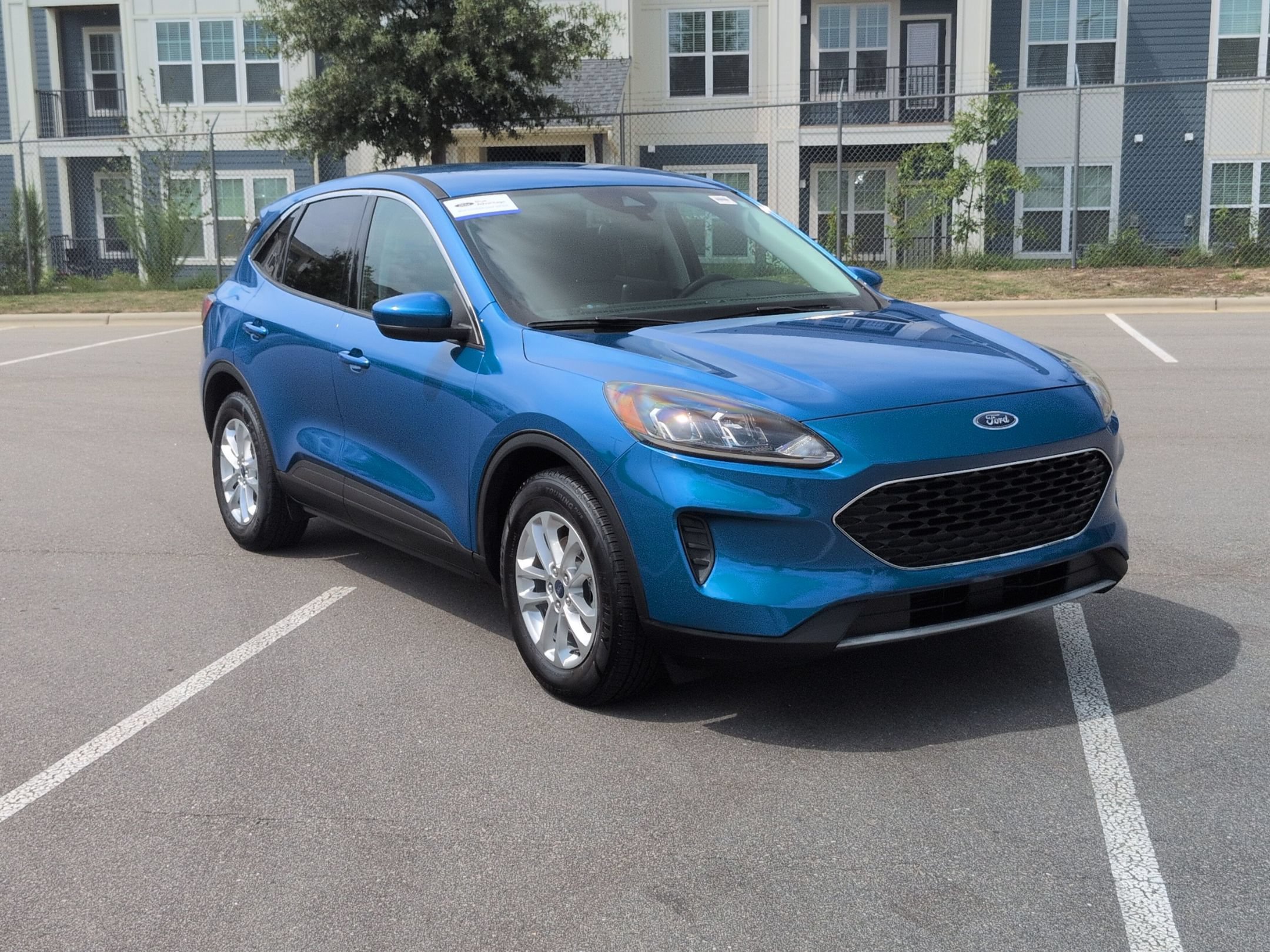 Used 2021 Ford Escape SE w/ Convenience Package FWD image 2