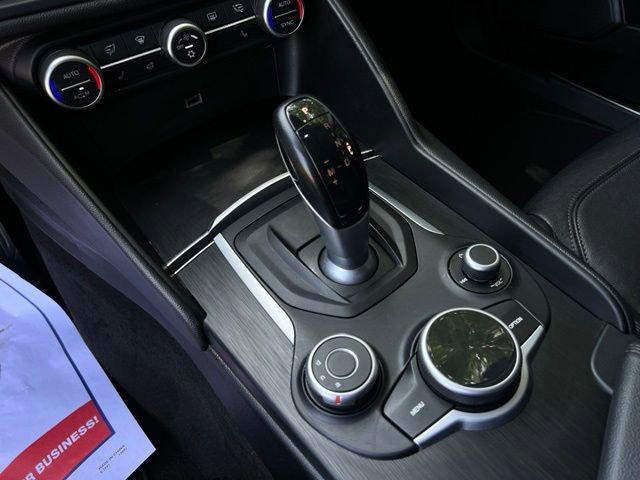 Used 2017 Alfa Romeo Giulia AWD image 34