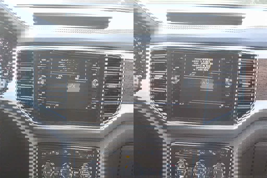 Used 2018 Volkswagen Atlas SEL Premium image 18