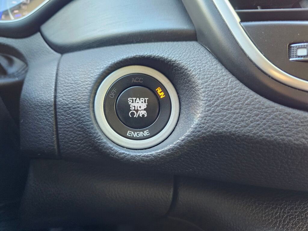 Used 2015 Chrysler 200 LX FWD image 27