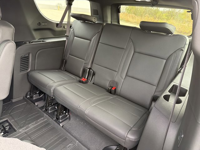 New 2026 Chevrolet Suburban LT image 24