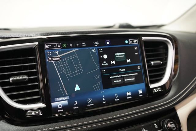 Used 2023 Chrysler Pacifica Limited image 24