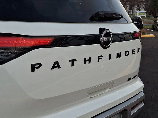 Used 2022 Nissan Pathfinder SL w/ SL Black Package image 30