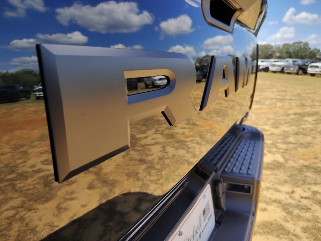 New 2025 RAM 2500 Big Horn AWD/4WD image 9