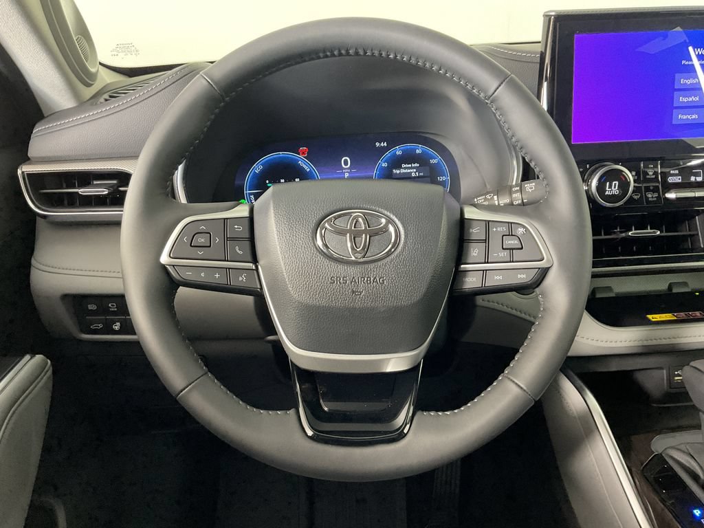 New 2026 Toyota Highlander Platinum AWD/4WD image 11