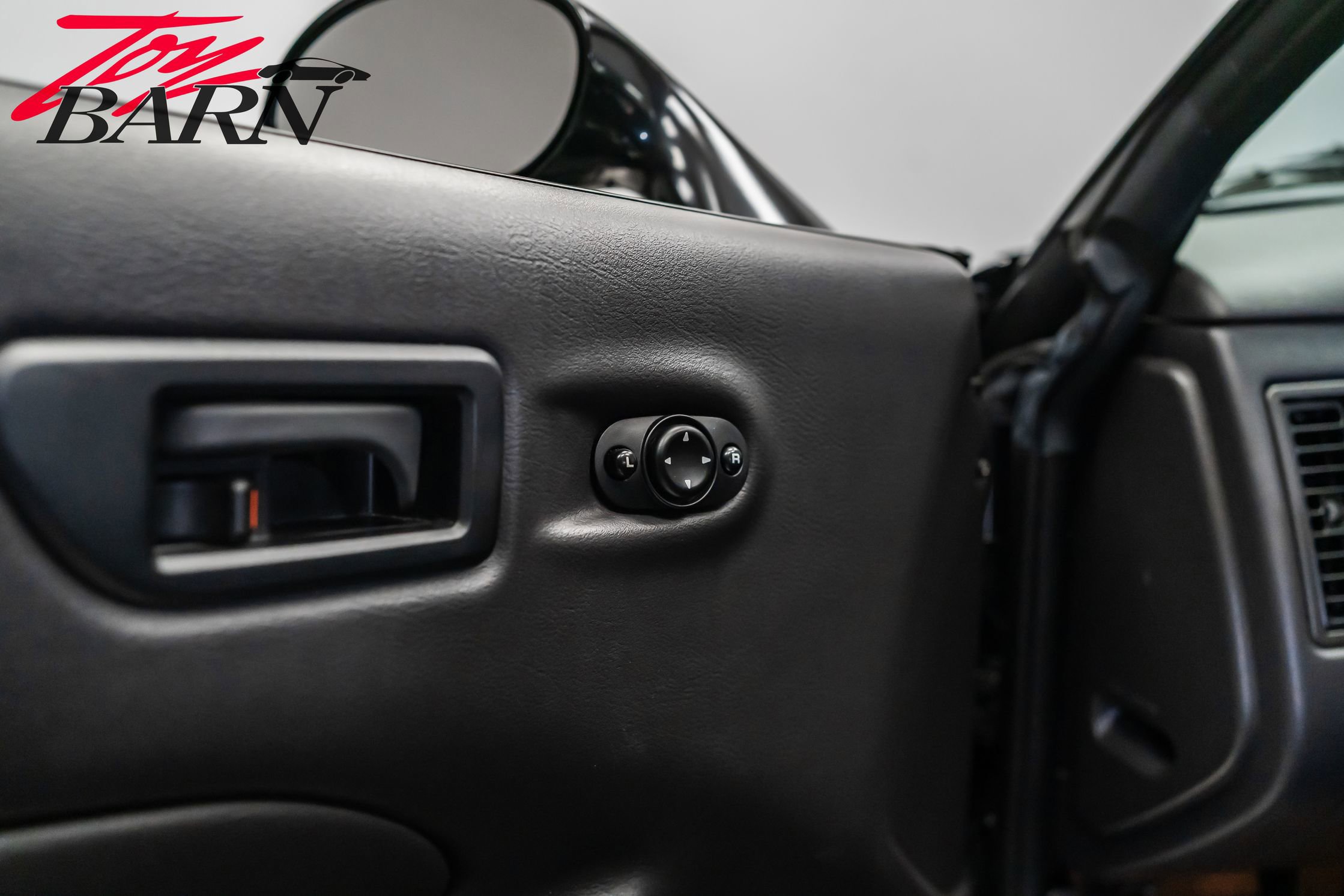 Used 2000 Plymouth Prowler image 25