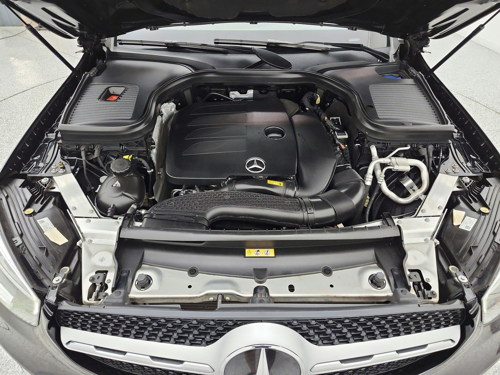Used 2021 Mercedes-Benz GLC 300 4MATIC Coupe w/ Multimedia Package image 16