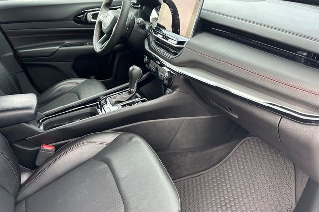 Used 2024 Jeep Compass Trailhawk image 17