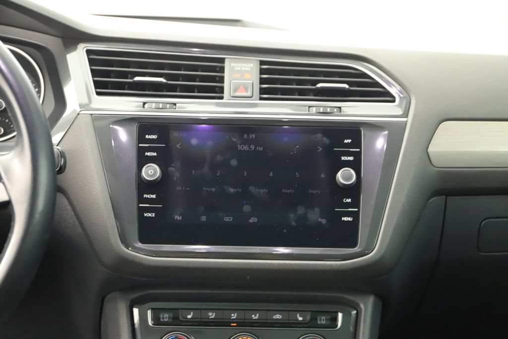 Used 2018 Volkswagen Tiguan SE w/ Panoramic Sunroof Package AWD/4WD image 19