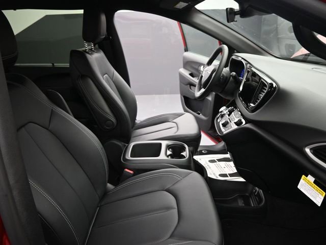 New 2026 Chrysler Voyager LX image 24