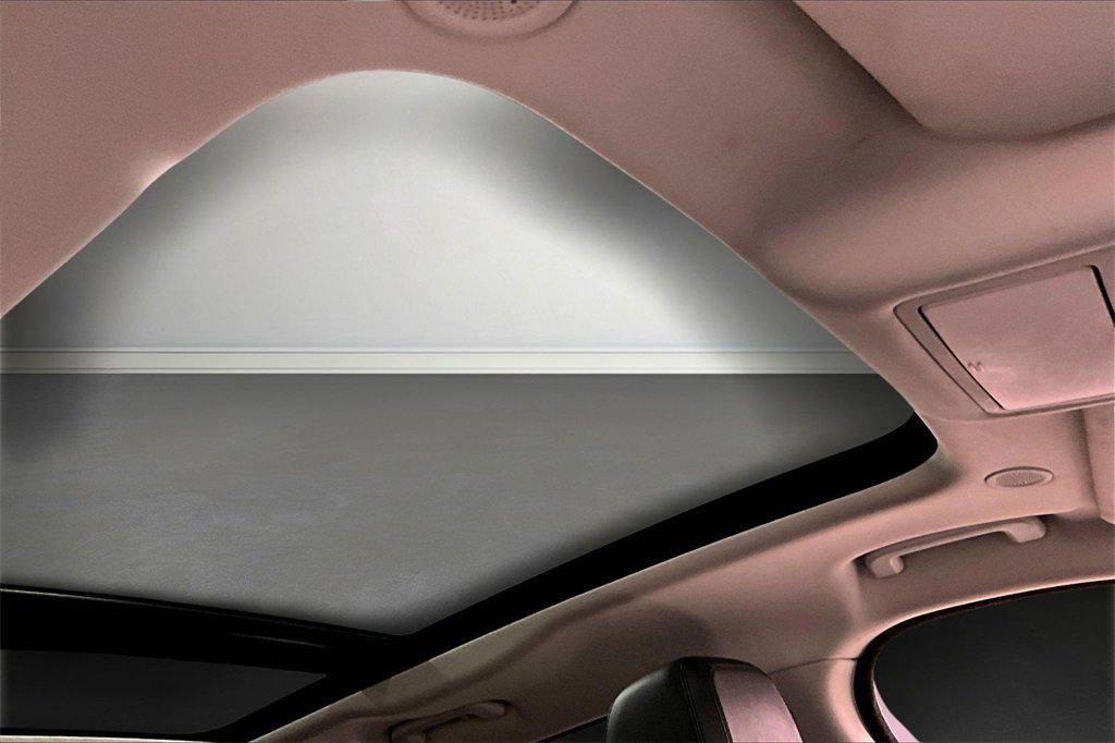 Used 2021 Jaguar F-PACE image 26