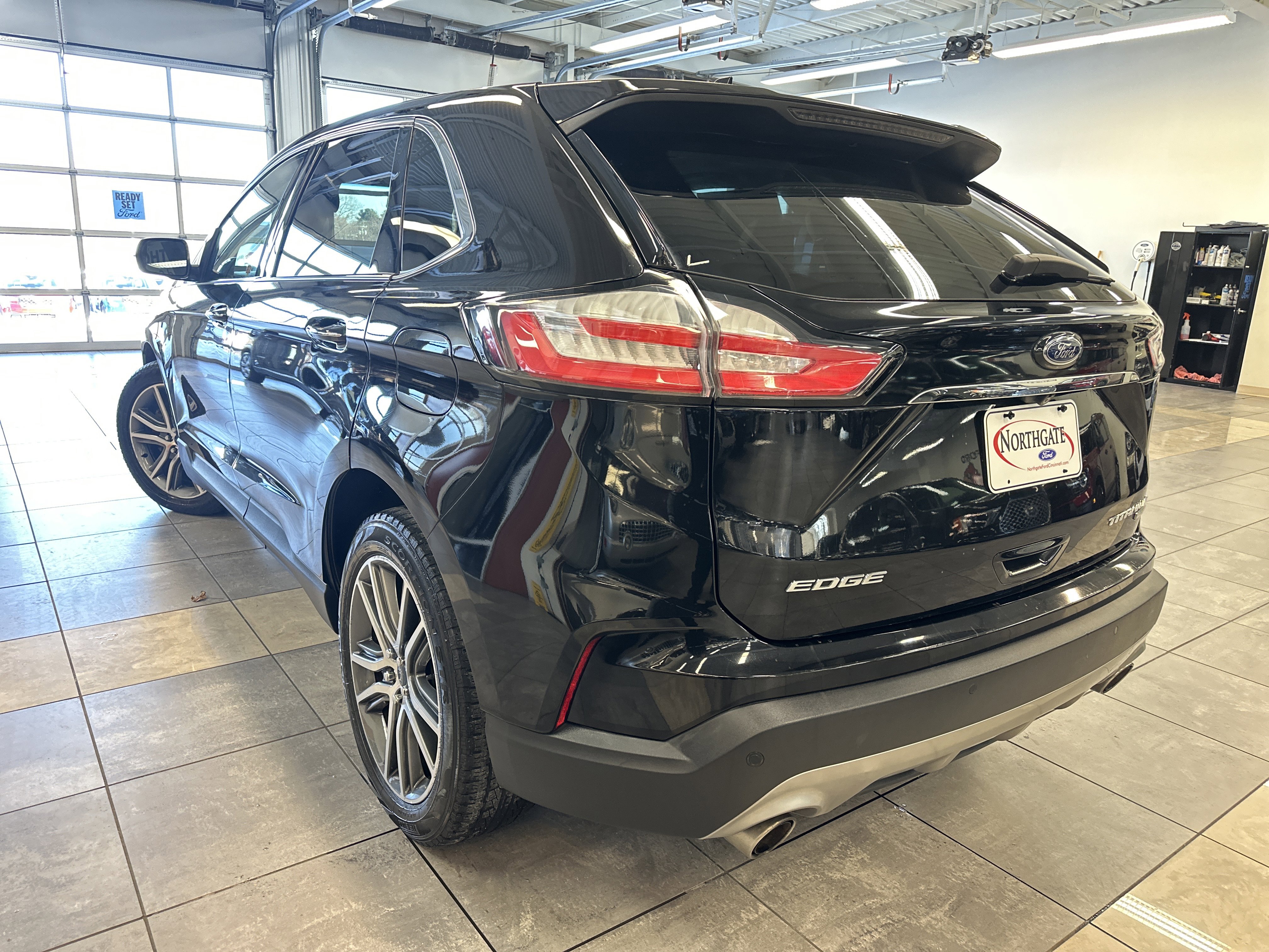 Used 2019 Ford Edge Titanium w/ Cold Weather Package image 15