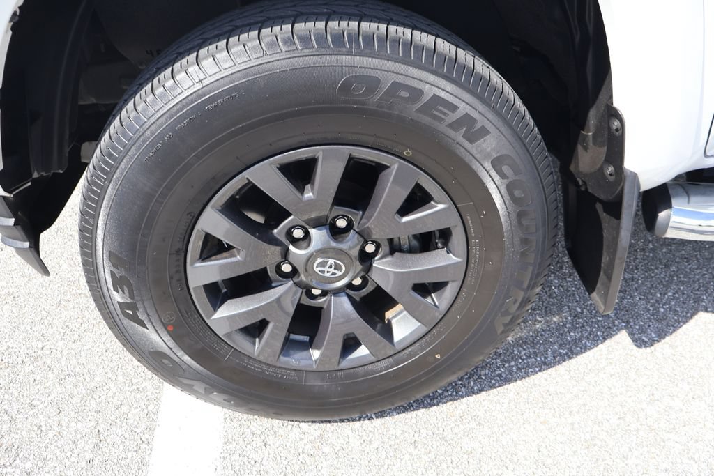 Certified 2022 Toyota Tacoma SR5 w/ Technology Package RWD image 4