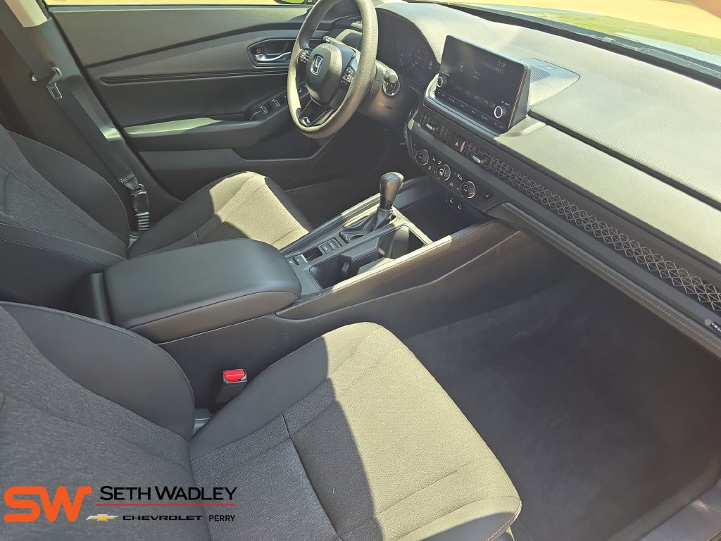 Used 2025 Honda Accord SE image 10